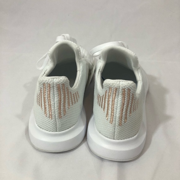NWT and Box white Women’s Adidas Swift Run size 8 - Picture 5 of 7